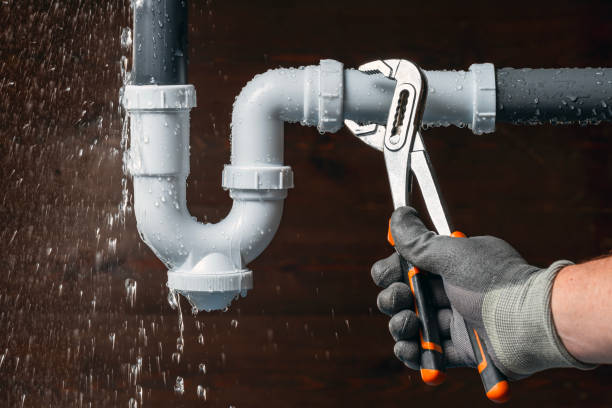 Professional Gas Line Repair technician working in Villa Park, CA